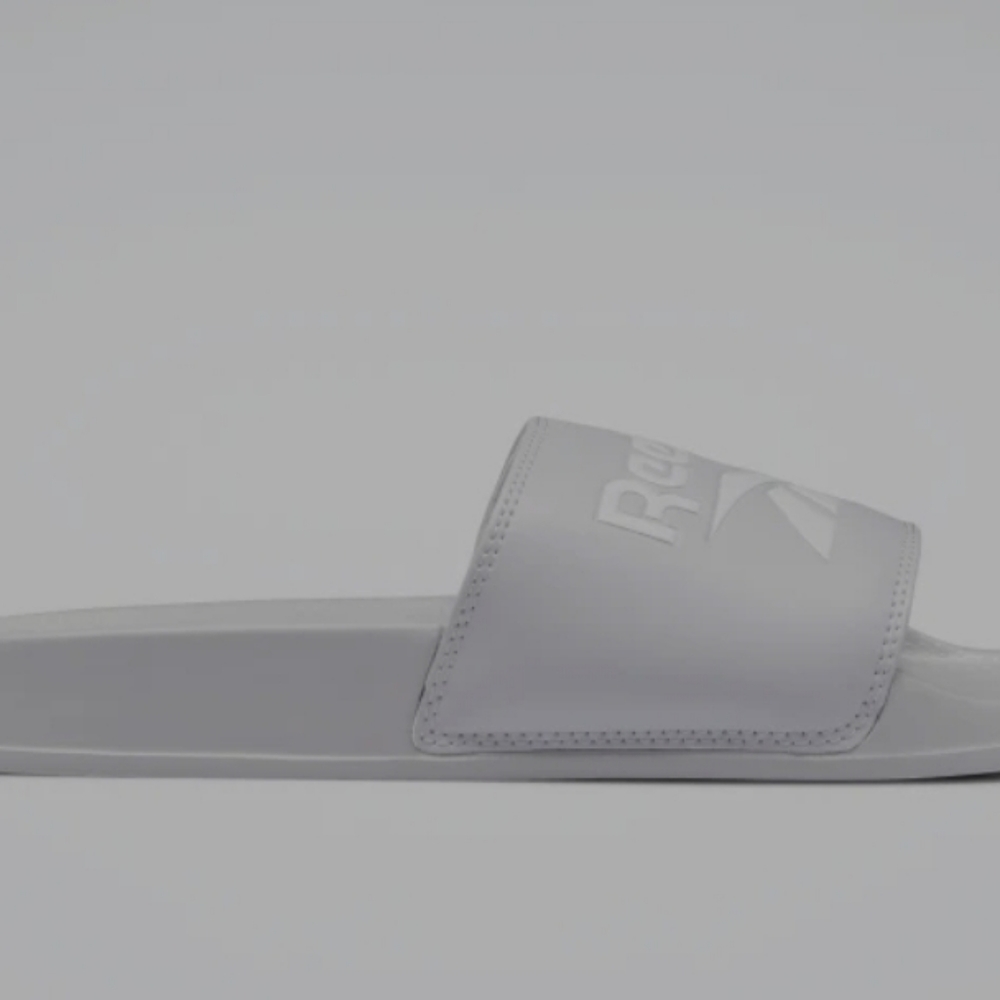 REEBOK CLASSIC SLIDE
Cold Grey 2 / White